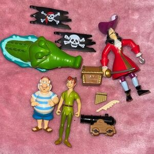 3/$30 Disney Peter Pan Adventure Playset with Captain Hook and Crocodile